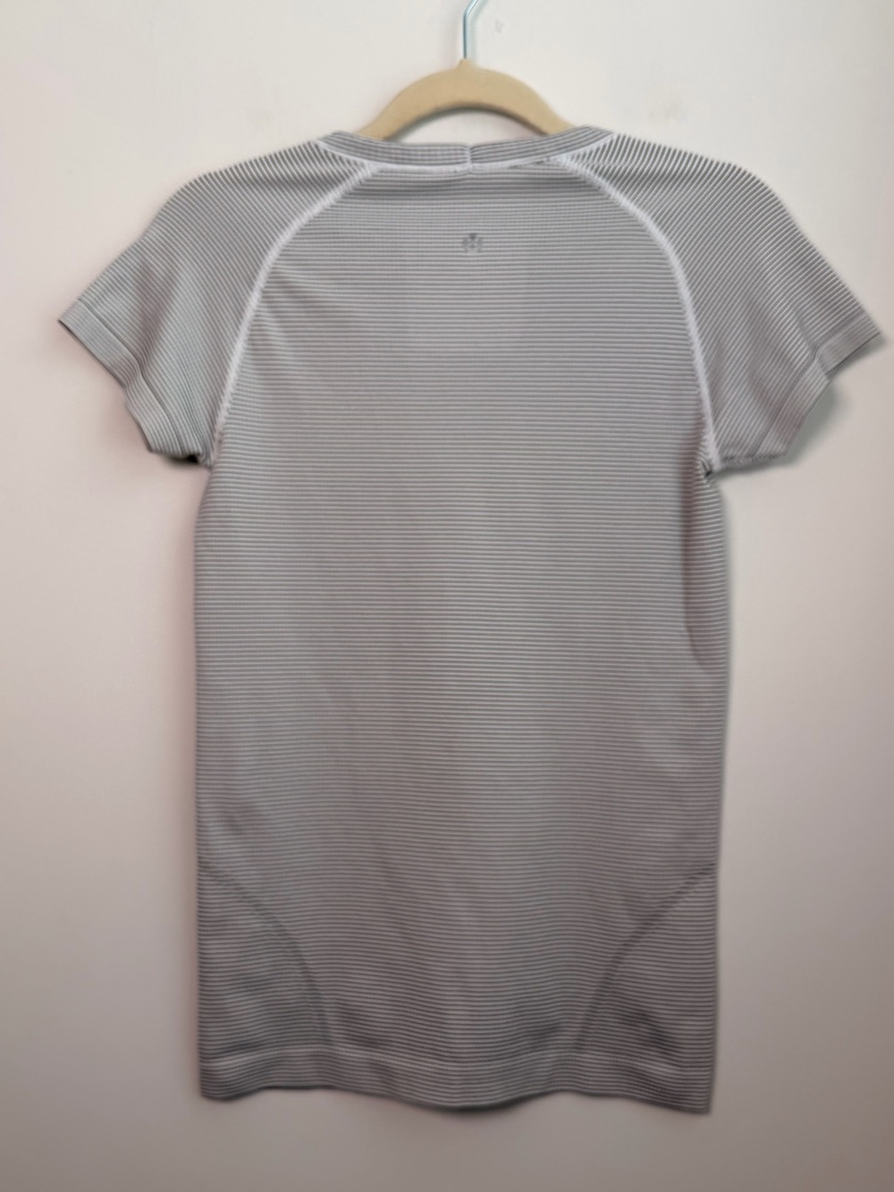 Lululemon Swiftly Tech Short Sleeve 2.0 - Picture 7 of 9